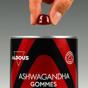 Prise de Ashwagandha en gummies Aldous avec dose du complément