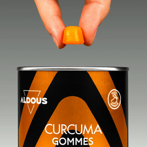 Prise de Curcuma avec probiotiques en gummies Aldous avec dose du complément