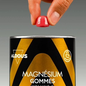 Prise de Magnésium en gummies Aldous avec dose du complément