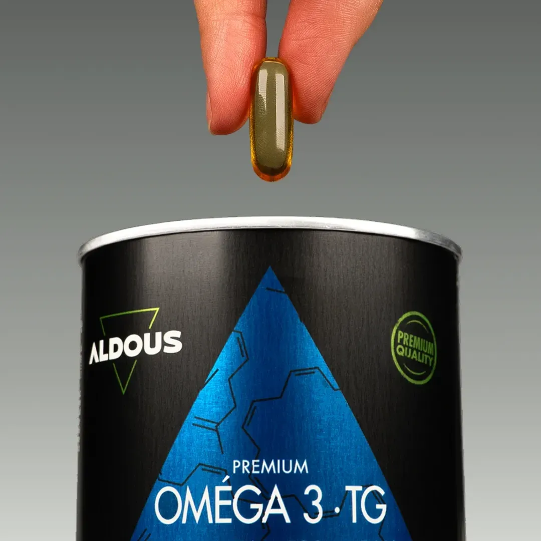Prise de Oméga 3 Premium Aldous avec dose du complément