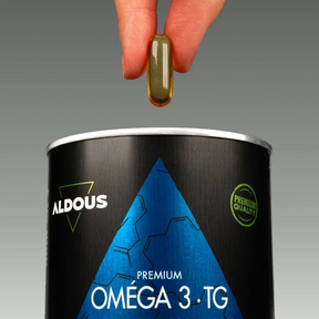 Prise de Oméga 3 Premium Aldous avec dose du complément
