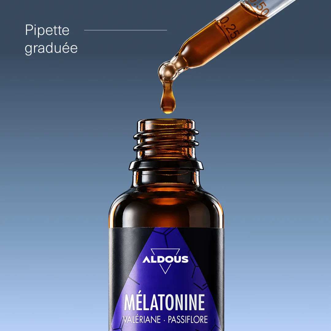 Prise de Mélatonine liquide Aldous avec dose du complément