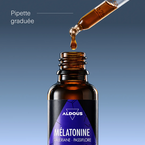 Prise de Mélatonine liquide Aldous avec dose du complément